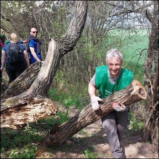 Čištění turistické trasy v okolí Brna